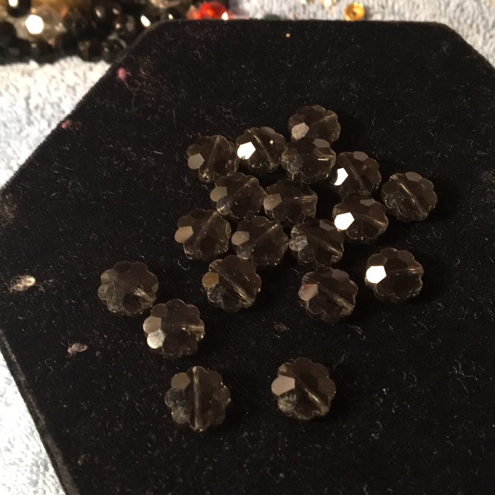 Gorg Black ( not jet ) flower shaped crystals